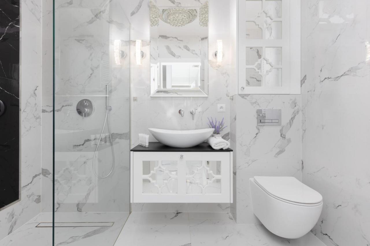 Elegant Apartments With Balcony & Parking Warsaw By Noclegi Renters エクステリア 写真