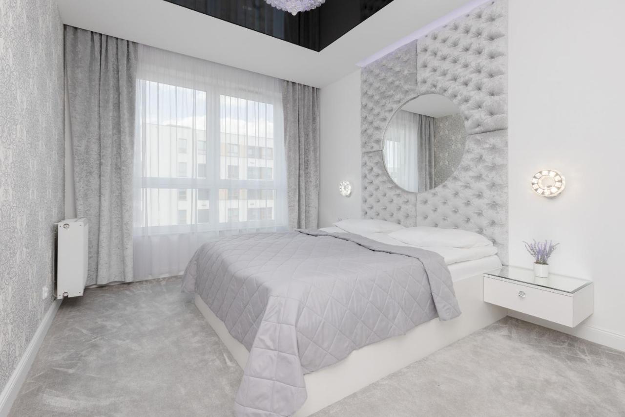 Elegant Apartments With Balcony & Parking Warsaw By Noclegi Renters エクステリア 写真