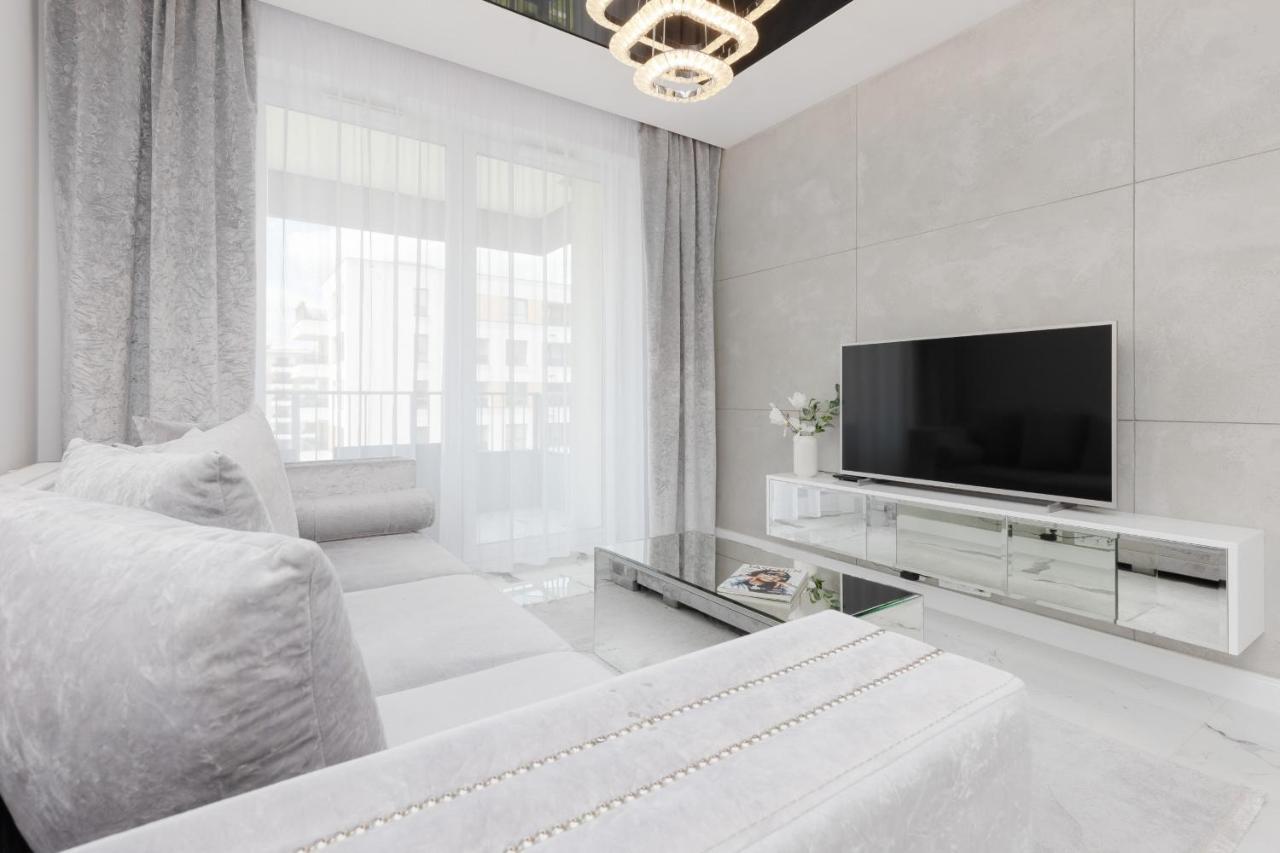 Elegant Apartments With Balcony & Parking Warsaw By Noclegi Renters エクステリア 写真