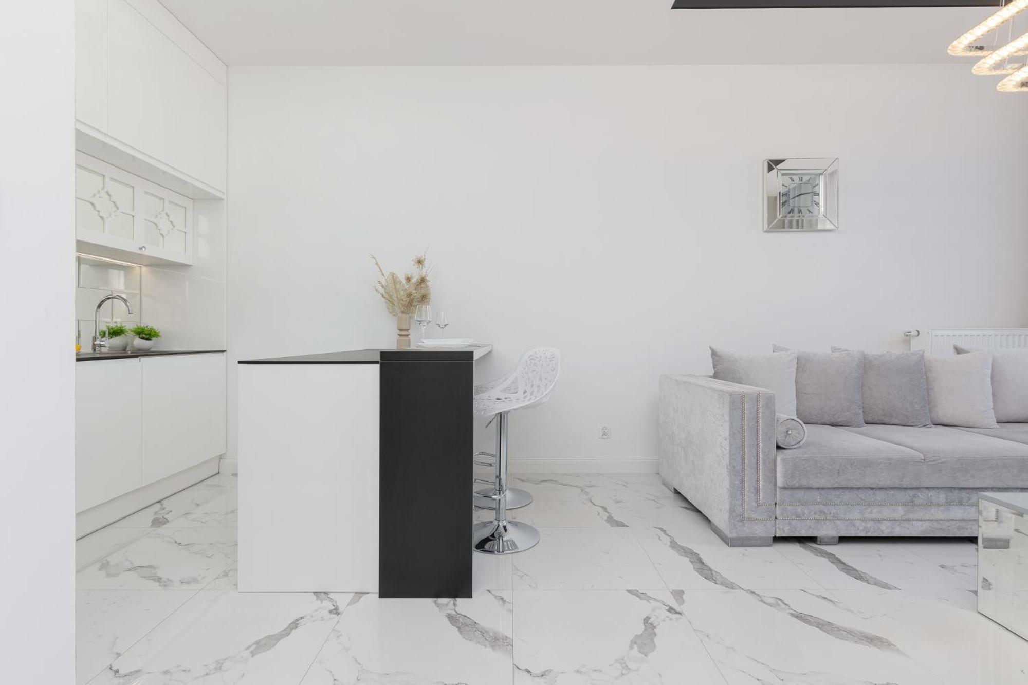 Elegant Apartments With Balcony & Parking Warsaw By Noclegi Renters エクステリア 写真