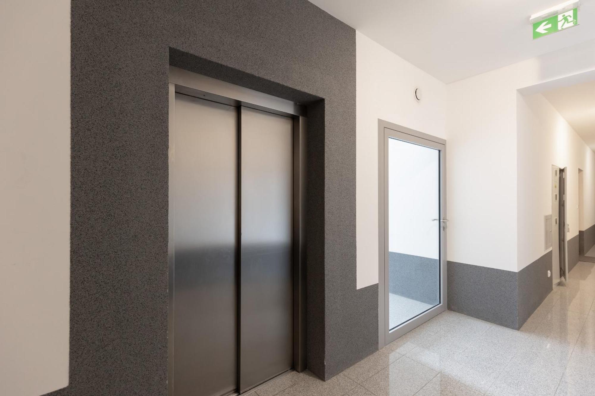 Elegant Apartments With Balcony & Parking Warsaw By Noclegi Renters エクステリア 写真