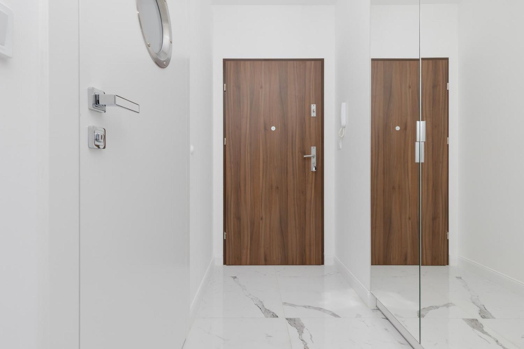 Elegant Apartments With Balcony & Parking Warsaw By Noclegi Renters エクステリア 写真