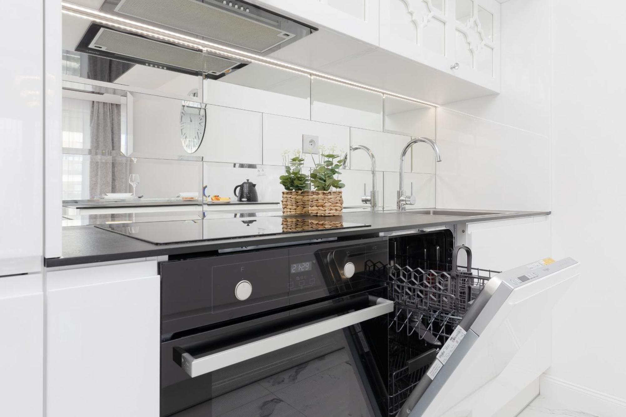 Elegant Apartments With Balcony & Parking Warsaw By Noclegi Renters エクステリア 写真